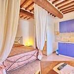 Casale Tiziano By Posarellivillas 别墅 *