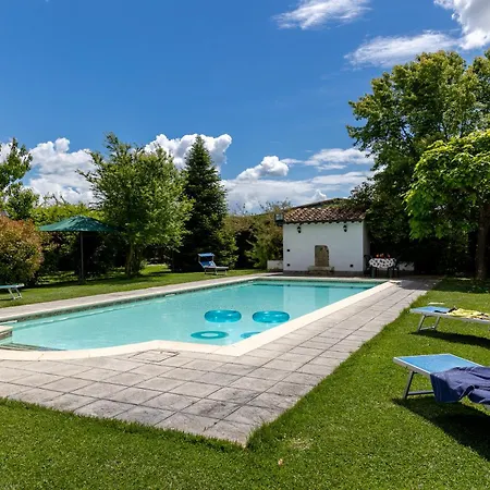 Casale Tiziano By Posarellivillas