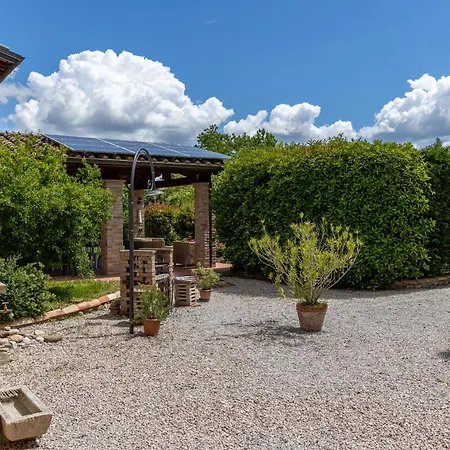 Villa Casale Tiziano By Posarellivillas Citerna