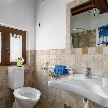 Casale Tiziano By Posarellivillas Villa *