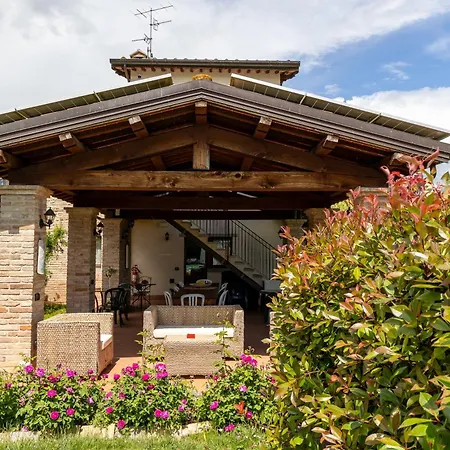Casale Tiziano By Posarellivillas Villa *