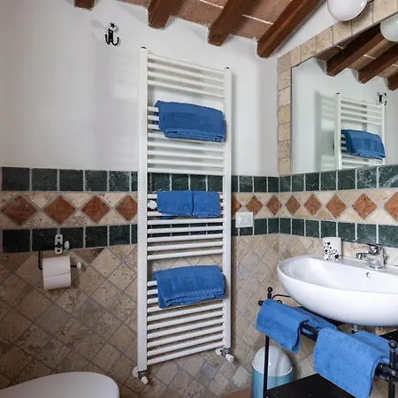 Casale Tiziano By Posarellivillas *