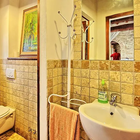 Villa Casale Tiziano By Posarellivillas *