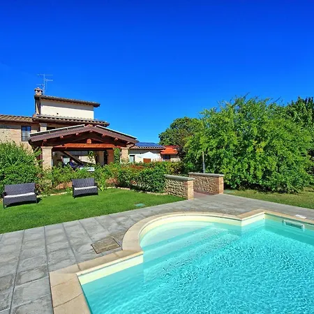 Villa Casale Tiziano By Posarellivillas *