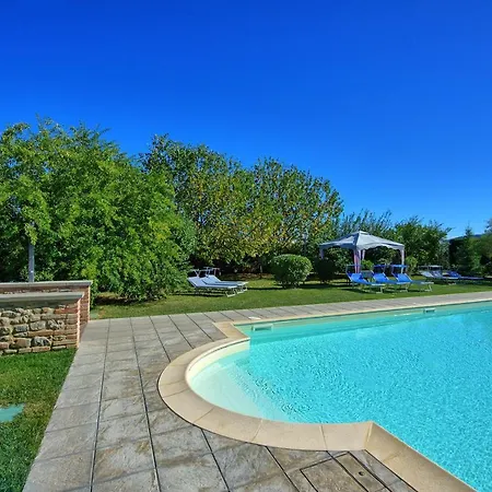 Villa Casale Tiziano By Posarellivillas *