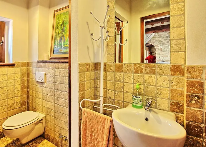 Villa Casale Tiziano By Posarellivillas *