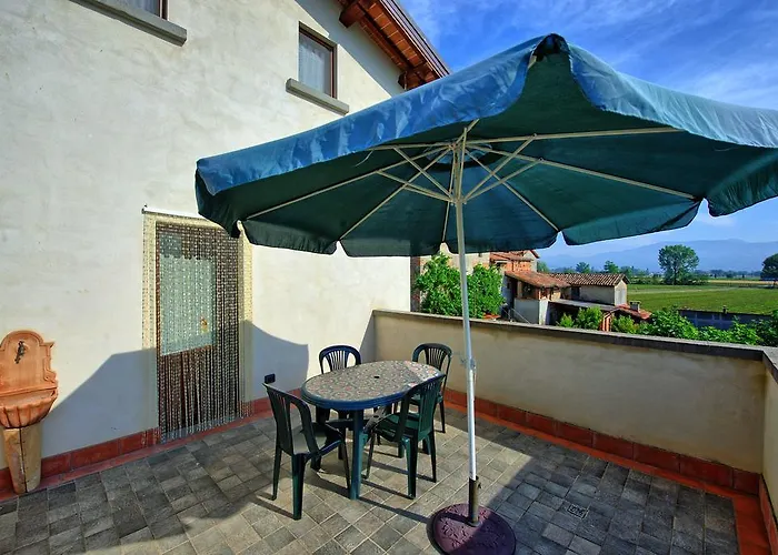 Vila Casale Tiziano By Posarellivillas *